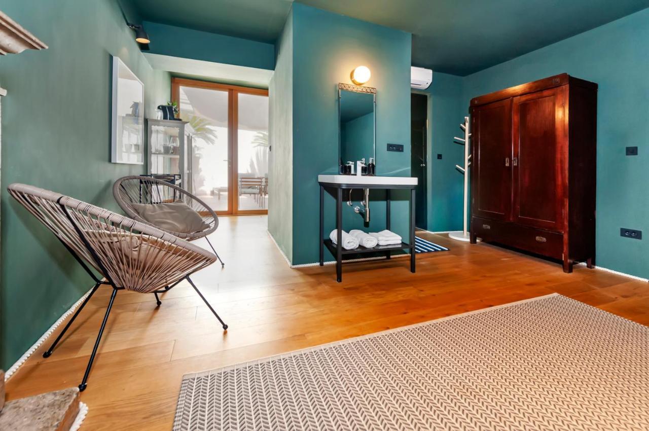 Apartments & Rooms Carera 6 ロヴィニ エクステリア 写真